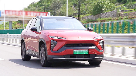 陈震公路试驾蔚来ES6