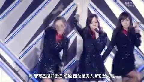 IU kiss&cry My First Kiss & Run Devil Run SMTown Live In Tokyo现场版 中文字幕 11/11/13-SM Town