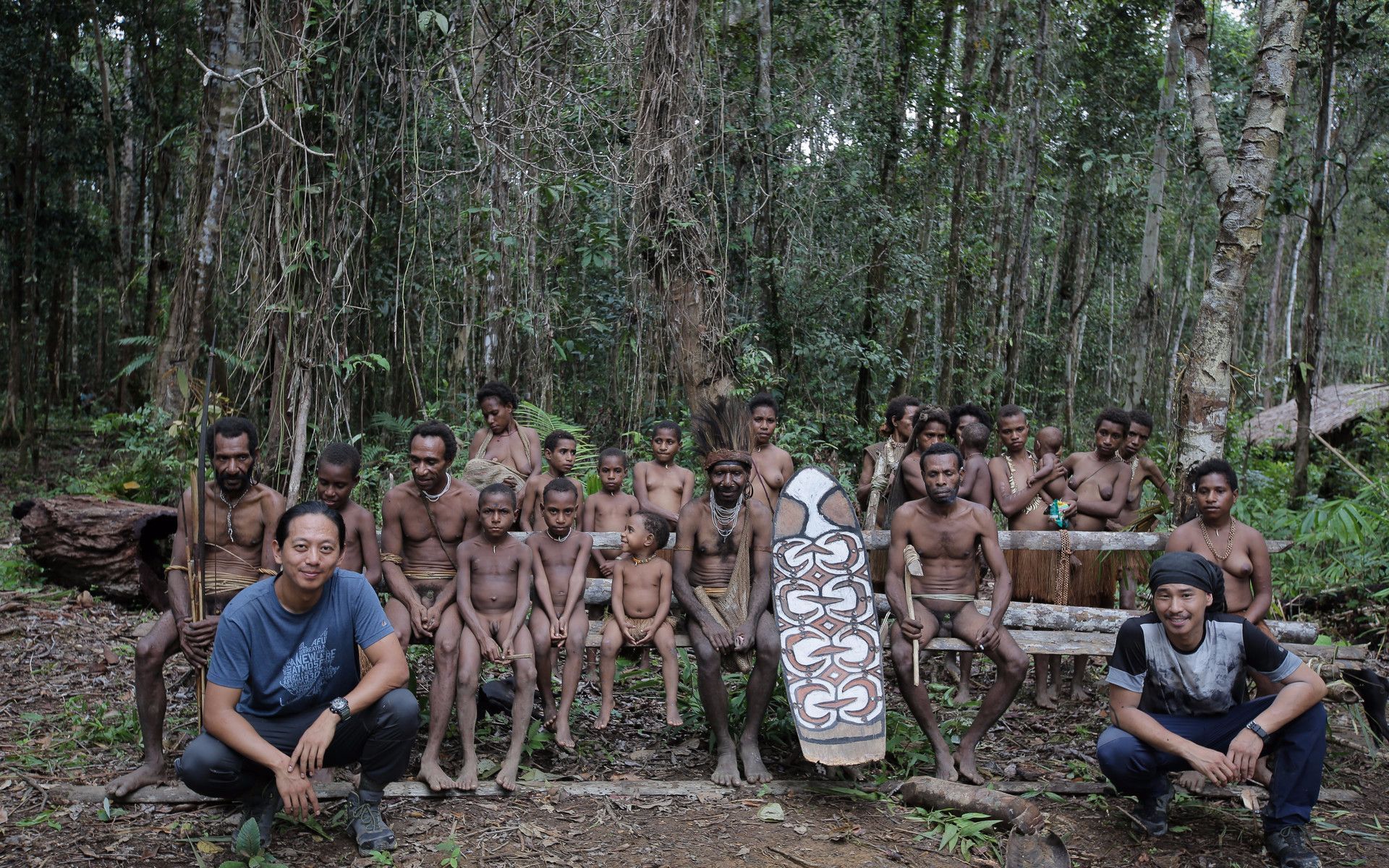 旅行家+美食大厨一起寻找食人部落
