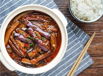 日食记 鱼香茄子煲好吃起来，比肉还毒