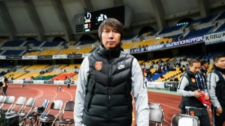 中国男足冲击2022世界杯 李铁国足战绩：胜率50%基本合格 热身10战全胜