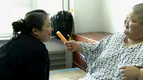 鲁豫有约 坚强妈妈照顾瘫痪儿舐犊情深