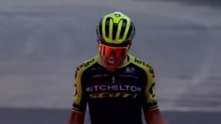 环意大利自行车赛19赛段，查韦斯冲线就要痛快