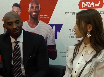 娱乐急先锋 科比开导杨超越 超级暖心