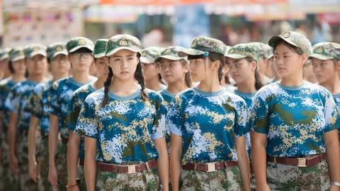 唱罢吹灯 哪个学生编的神曲军训版《套马杆》醉了