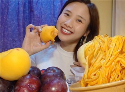 密子君 大个多汁的水蜜桃黑布朗超满足