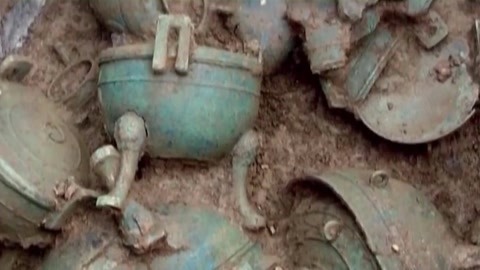 经典传奇 南阳建筑工地惊现大型古墓群 千年楚墓暗藏玄机