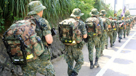 特种兵出任务，总会背一个很大的背包，里面到底装了什么？