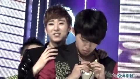 IU kiss&cry MBC Music Show!Champion 一位受赏 主Kevin 饭拍版 12/05/08-U-Kiss (UKiss)