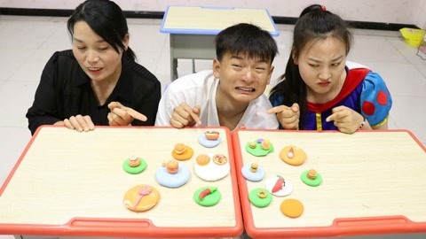 假如粘土都是3岁宝宝，这么多粘土同时闹人，小小都拿它们没办法