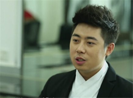 新闻当事人 爱笑兄妹们背后的心酸