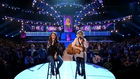 Taylor Swift Fifteen (51St Grammy Awards 2009)现场版-Miley Cyrus (麦莉·赛勒斯)Taylor Swift (泰勒·斯威夫特)
