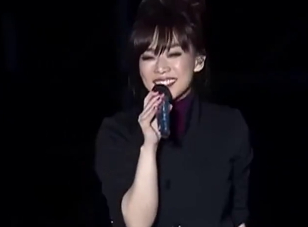 娱乐急先锋 《歌手》半决赛林忆莲致敬哥哥