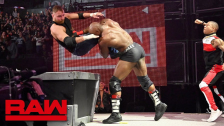 WWE RAW 2019 安布罗斯WWE告别赛惨遭巴比莱斯利袭击