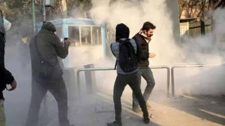 要闻主菜单 伊朗爆发大规模反政府游行