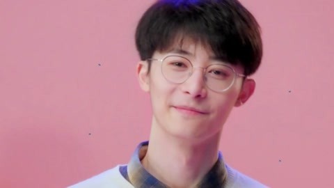 心动百秒 傅弘奕： 羞涩少年萌力十足