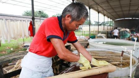 半岛奇闻 这里人种丝瓜为做鞋 防臭透气深受老外喜欢！