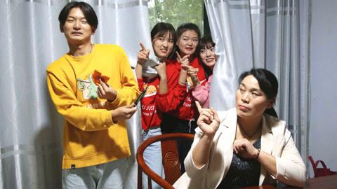 美女家务事 学渣抢同学们的粘土