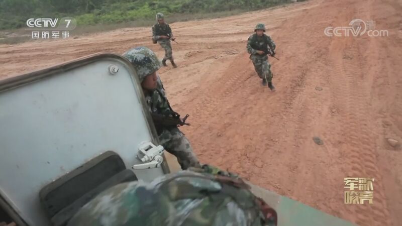 国防微视频-军歌嘹亮 《国防微视频-军歌嘹亮》 20201026 《硬骨头硬在哪》