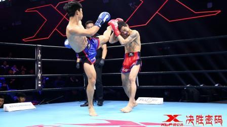 泰国老将太轻敌? 刘晓峰顺势高扫爆头踢得他怀疑人生