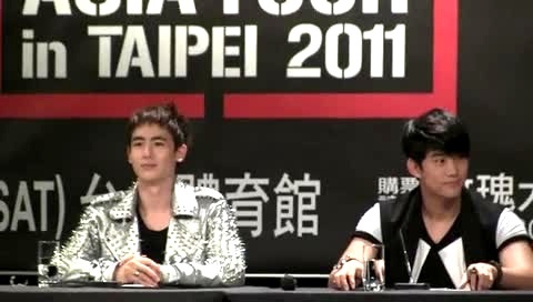 2PM Hands Up Asia Tour In Taipei 记者会5 11/10/06-2PM