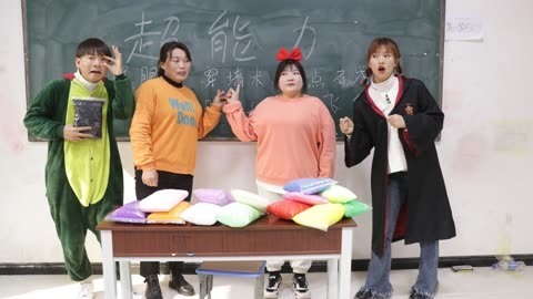 美女家务事 粘土可以兑换超能力，有穿墙术和瞬间移动，你想换哪一个呢？