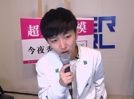 818超女聊天室 黄汐源狰狞脸狂飙高音