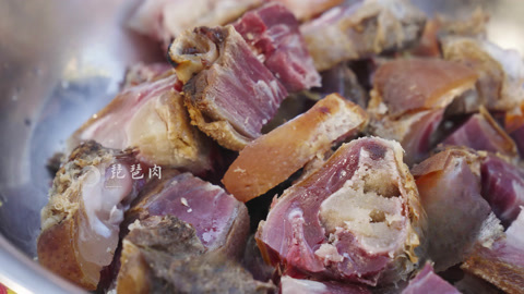 琵琶肉香飘滇西北 土锅炖煮出峡谷岁月长