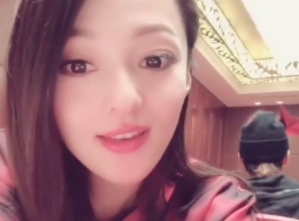 歌手多看点 2018 张韶涵录制视频送圣诞祝福