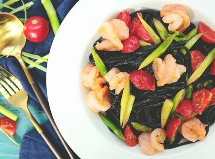 微体兔美食 2017 墨鱼汁意面看起来是黑暗料理