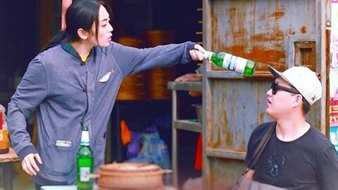 学校里的疯子 彪悍女老板！吃霸王餐的后果