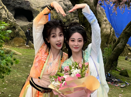 芒果捞星闻 2023 祝绪丹晒与虞书欣丁禹兮合照