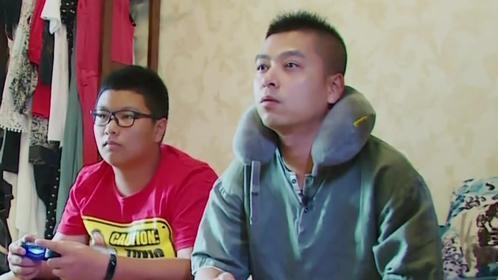 父子协作攀爬“天梯”任务 赵家父子获得第一名