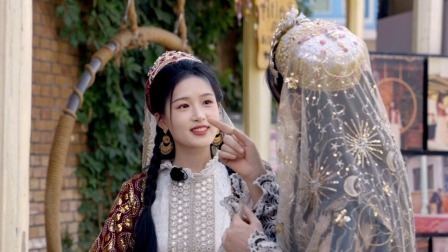 好好学习 知行季 知行团来到喀什古城，换上民族服饰体验新疆特色