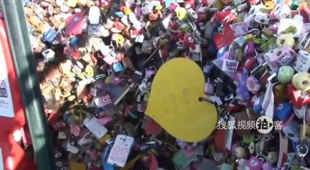韩国之旅 【拍客】实拍韩国首府南山公园史上最壮观的连心锁
