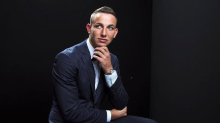 FIFA年度普斯卡什奖：匈牙利小将佐里惊世倒钩当选