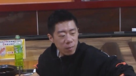 新闻辣一度 又怒又泪！目睹老人遭遇家暴，男人恐吓两天不给老人饭吃！路人反应出乎意料