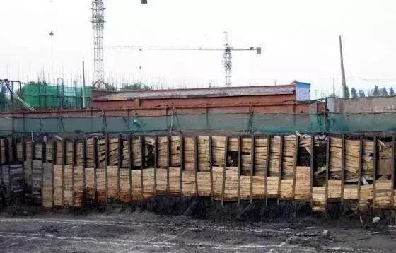 连续式水平挡土板支撑