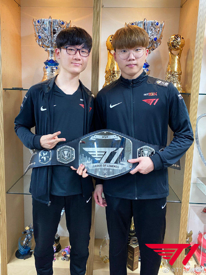 t1官博:选定的mvp是effort&canna!