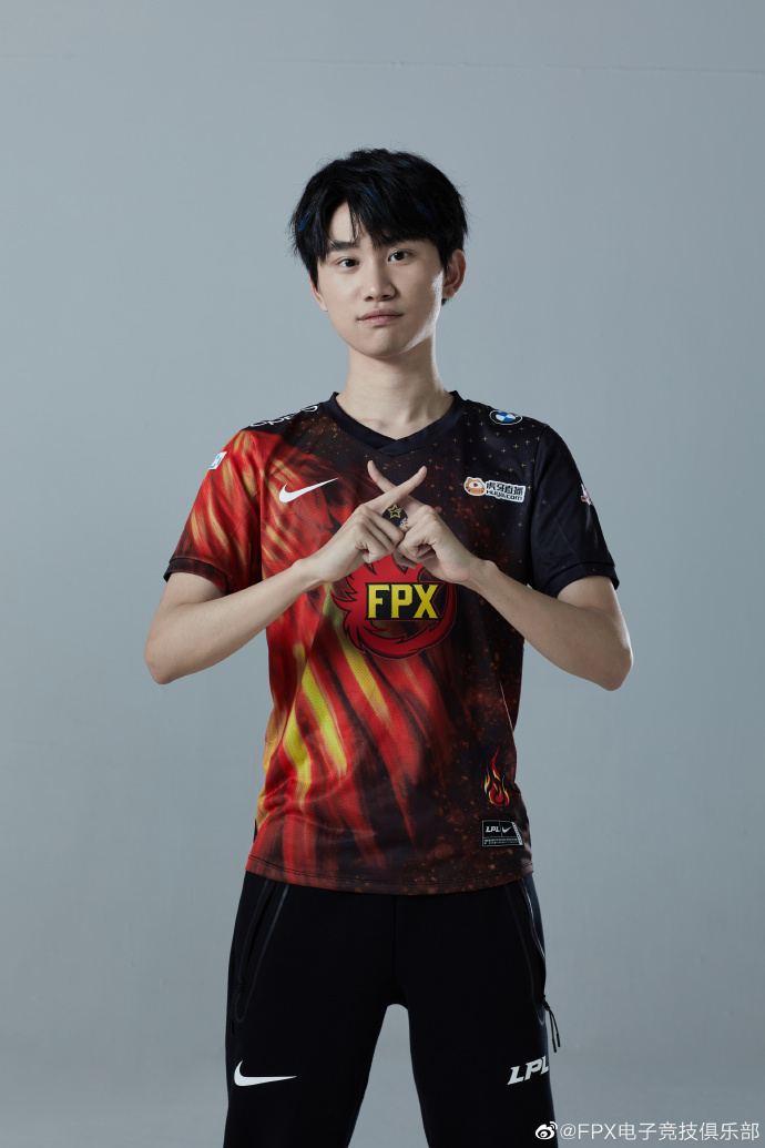 fpx春季赛定妆照:nuguri的将会按照官方安排补拍