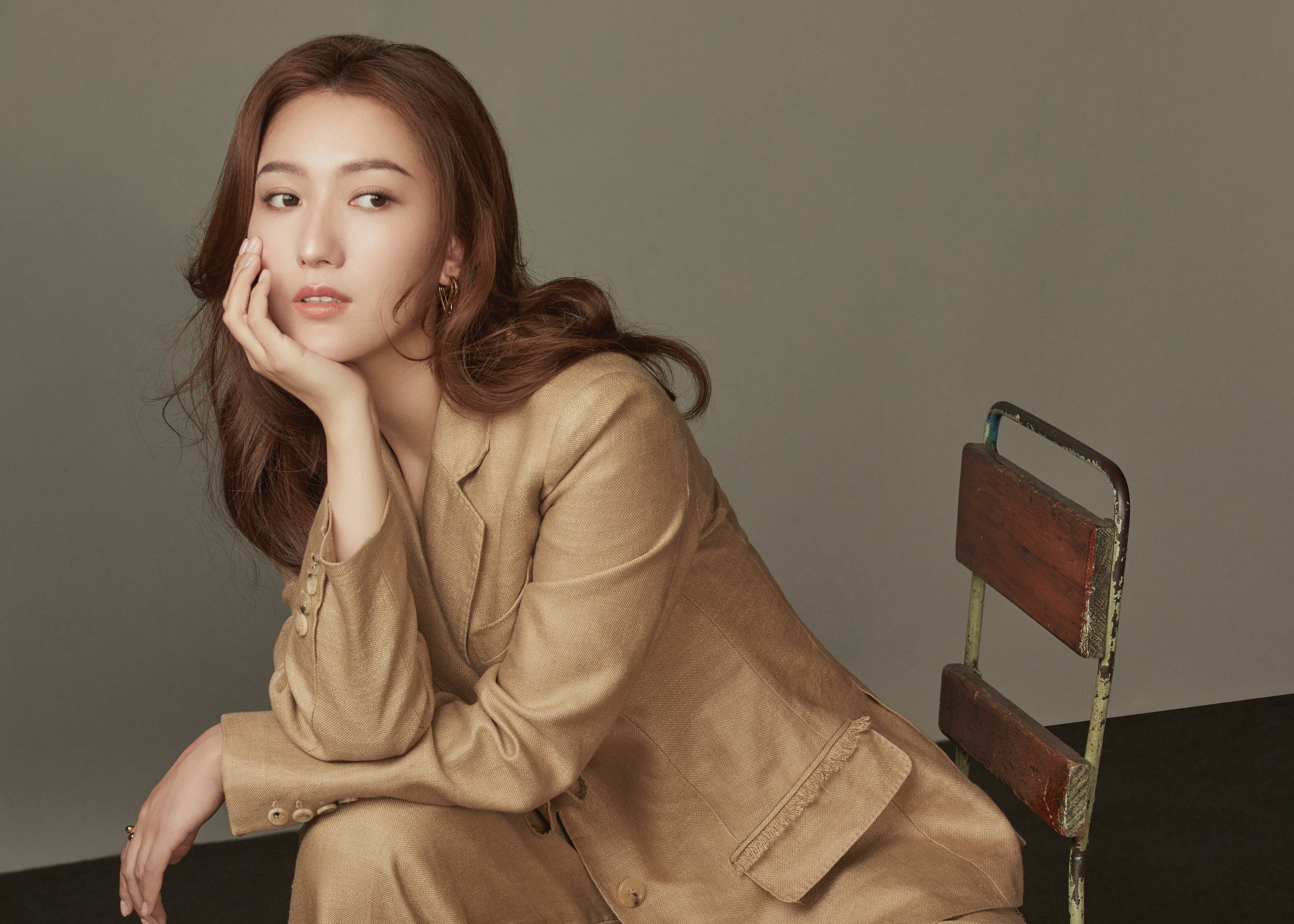 良言写意反派易菲扮演者王姿允时尚写真曝光气质温柔