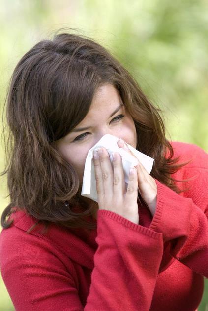 于是,作为体质较弱的老人和孩子纷纷中招,感冒,发烧,咳嗽不已,而作为