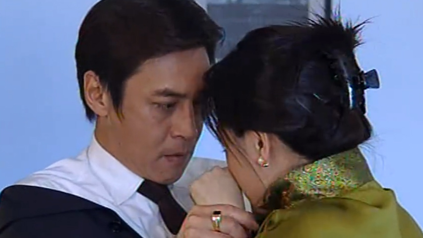 《血玲珑》王姬牺牲色相勾引蒋恺,关键时刻随之而来的却是一巴掌