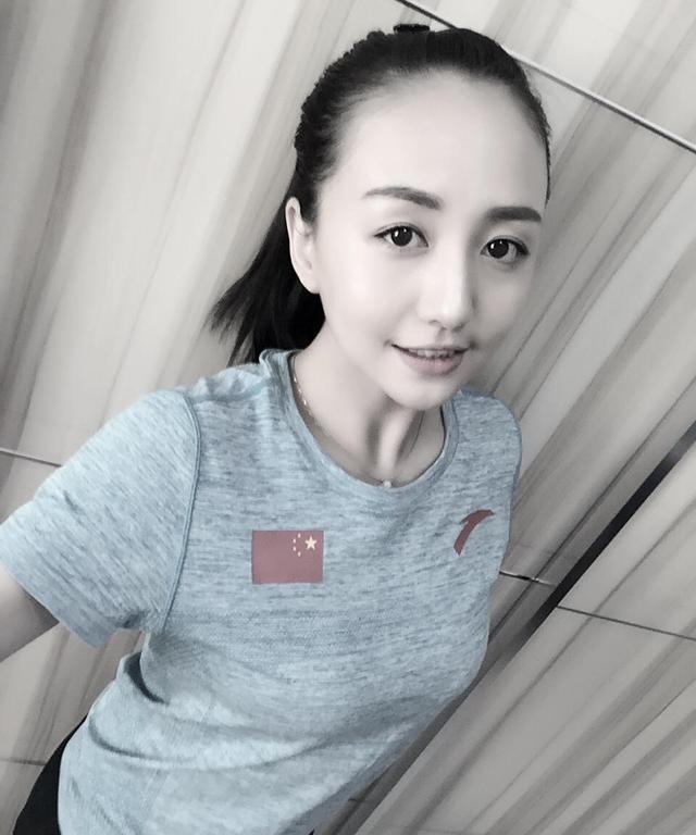 她是中国体操队队员,曾经还被外国人称赞为东方美女,名叫庞盼盼