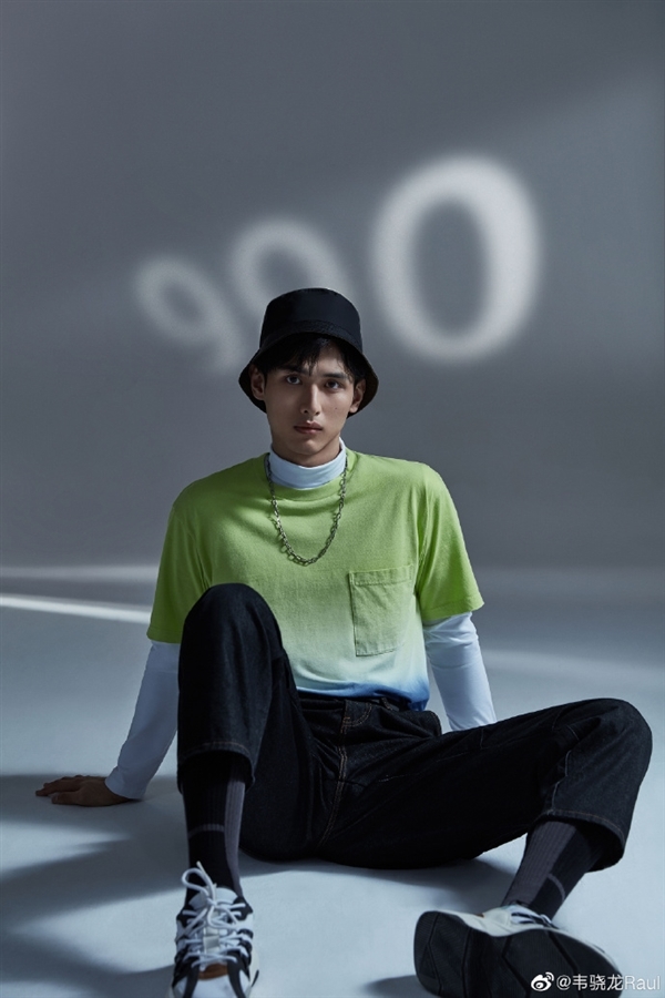 14nm中国芯之后荣耀play再曝神秘新品升级麒麟990