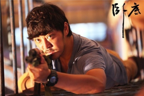 行走在正邪边缘还要"假戏真做",而出演卧底对演员来说更是一种挑战