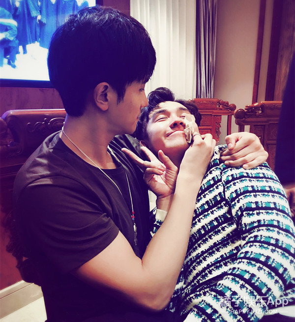 " 翟天临和朱一龙差不多的命,被彭冠英怼.