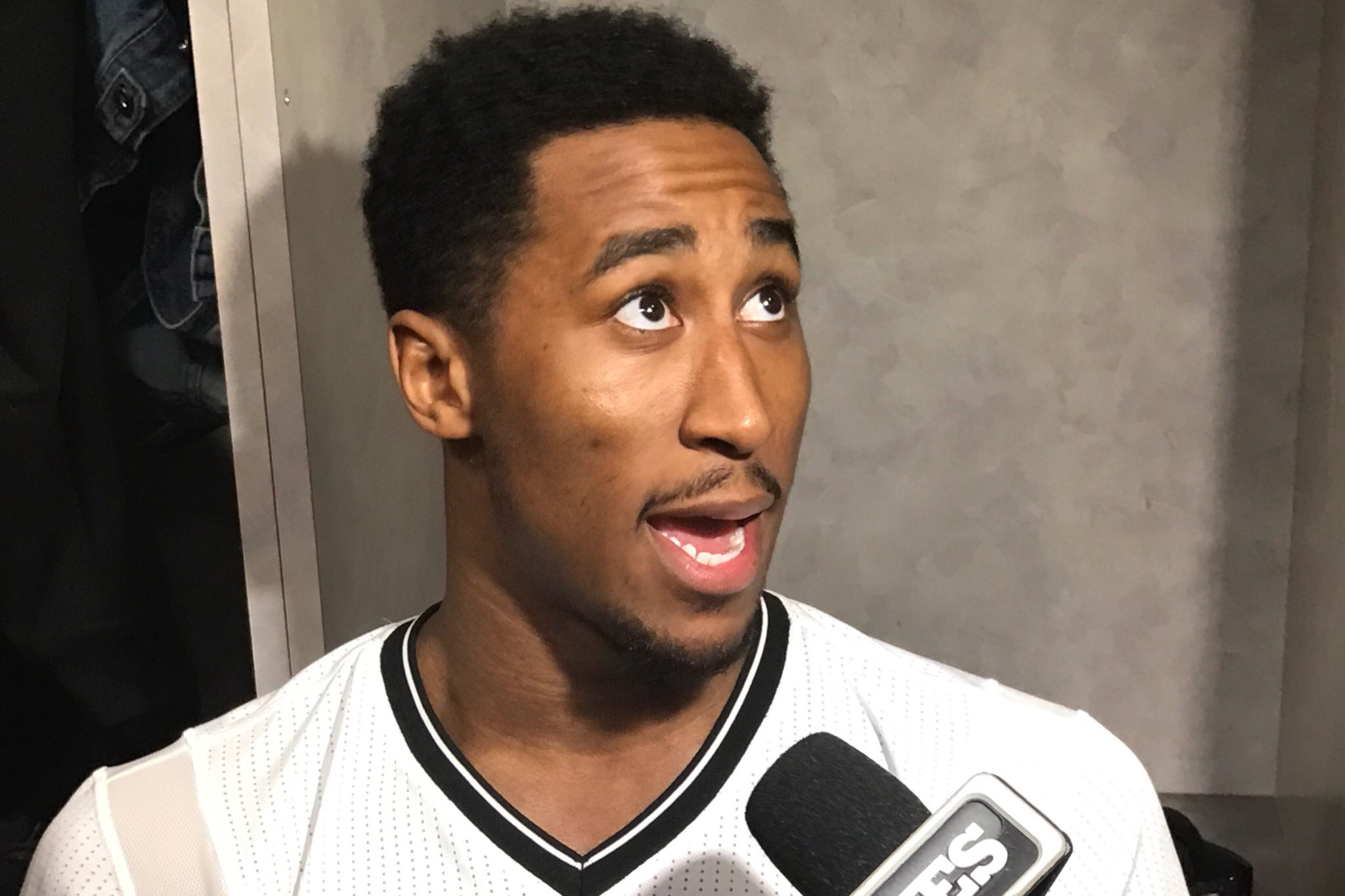 篮网今日在客场以95-112不敌勇士,篮网球员朗戴-霍利斯-杰弗森赛后