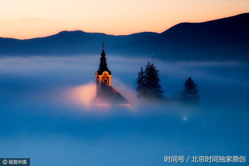 坐落云海间的童话仙境 美得像个意外!