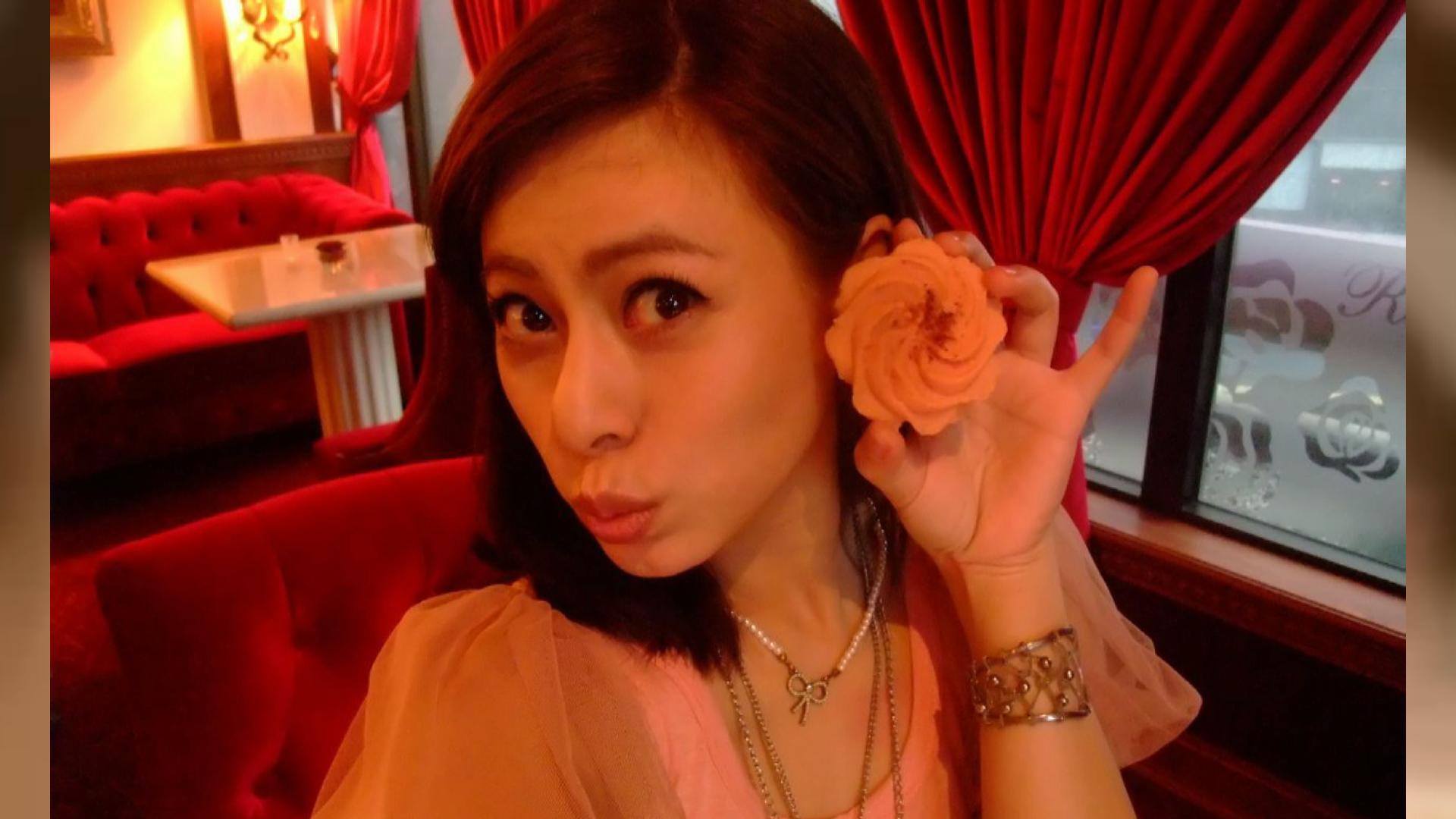 38岁龙女郎李婷宜未婚产子 宝宝大眼呆萌